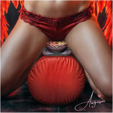 Hell's Angel Vibrating Silicone Grinder