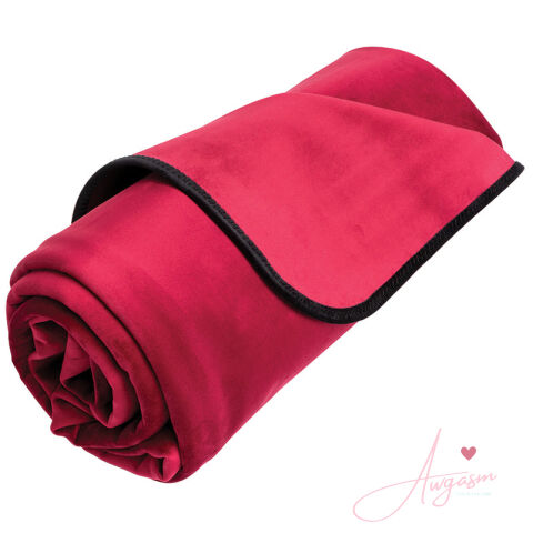 Liberator Fascinator Mini Throw-Merlot